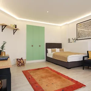 5 Personen Altbau Nahe Kurfürstendamm Apartment